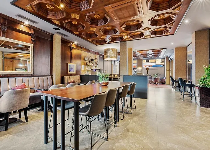 King's Hotel First Class